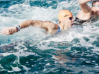 Чемпионат и первенство России по плаванию на открытой воде начались в Анапе