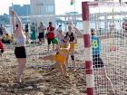 В Анапе стартовал женский чемпионат России по пляжному гандболу 