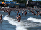 Запрет туристам не помеха – в Анапе в море купаются тысячи отдыхающих