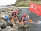 В Анапе пловцы начали заплыв на 77 км в честь Дня Победы
