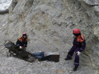 В районе спуска «800 ступеней» в Супсехе под Анапой мужчина сорвался со скалы