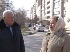 Мэр Анапы приехал в 12 микрорайон, чтобы узнать, понравилась ли горожанам новая остановка