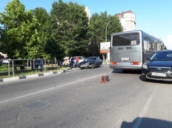 Две иномарки и один автобус, попав в ДТП создали пробку на ул.Астраханской в Анапе