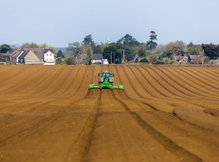 Более 9 тысяч гектаров: аграрии Анапы приступили к полевым работам 