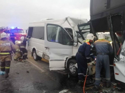 В Анапе после ДТП с микроавтобусом 7 госпитализированы, один в реанимации