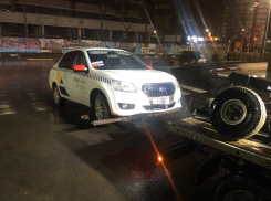 В Анапе на ул. Омелькова полицейские задержали неадекватного таксиста