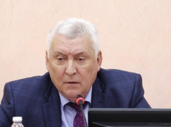 Мэр Анапы Юрий Поляков отправил своих подчинённых гулять по Пионерскому проспекту