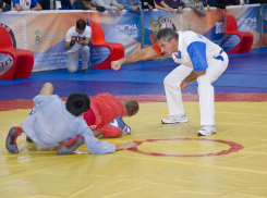 Анапский самбист Пётр Акопян за три секунды победил соперника