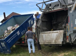 Под Анапой чуть не сожгли машину компании «Экотехпром»