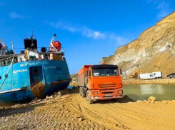 Корму танкера «Волгонефть-239» начали готовить к утилизации