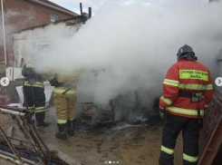 В Анапе из ломбарда украли монеты, а в Анапской сожгли автомобиль 