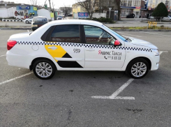 Услуги такси в Анапе хотят сделать дешевле – перевозчики судятся с «Яндексом»