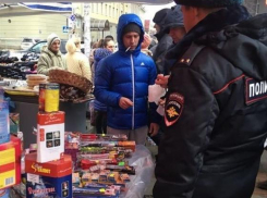 В Анапе ловят нелегальных продавцов фейерверков и проверяют магазины пиротехники