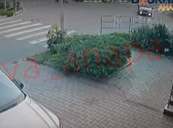 Появилось видео смертельного ДТП на улице Астраханской в Анапе