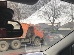 В Анапе «КАМАЗ» протаранил «Chery»