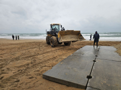 Анапа приступила к обновлению пляжей после загрязнения