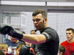 Анапчан учил драться многократный чемпион мира по кикбоксингу и тайскому боксу Артём Левин