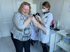 Ревакцинацию от COVID-19 в Анапе проходят сотрудники санаторно-курортной сферы