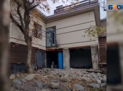 Снос зданий экс-судьи из Анапы в Утрише прекращен – решение по участку еще не вынесли