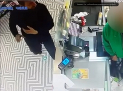 Расплатился с чужой карты и попал в полицию