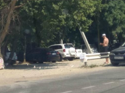 Отдыхающие жалуются на организацию незаконных парковок в посёлке Сукко под Анапой
