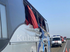 Мэр Анапы держит на контроле ситуацию с попавшим в ДТП автобусом