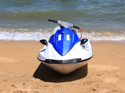 У подозреваемого, который разбил голову сотруднице тира, изъяли гидроцикл