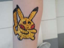 За покемона Пикачу отдыхающие выложили тату-мастерам почти 3 000 рублей
