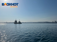 В День улыбок незнакомым людям в Анапе жарко и безоблачно