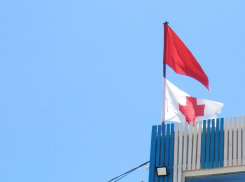 В Анапе ликвидируют последствия ветра - на пляжах вывешены красные флаги