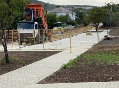 В Супсехе под Анапой начали обустраивать дорогу к новому парку