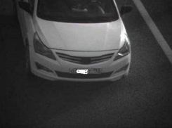 На краснодарской трассе задержали водителя автомобиля с подложным номером