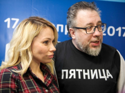 Радиоведущие Вадим Воронов и Алиса Селезнева давали советы юным журналистам в Анапе