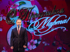 Мэр поздравил анапчанок с Международным женским днем