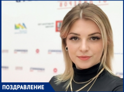 С днём рождения Аллу ТИШКОВУ, начальника отдела продаж ЖК «Времена года»!