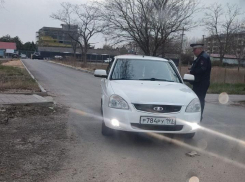 Водитель «Приоры» в Анапе пересёк две сплошные и был найден полицей