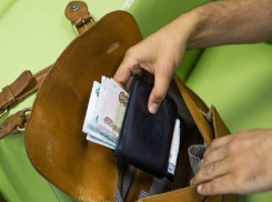 В Анапе мужчина сходил в гости и обокрал хозяйку