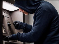 У анапчанина с банковской карты сняли 90 000 рублей
