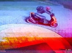 Работница букмекерской конторы в Анапе растратила более 107 тысяч рублей из кассы