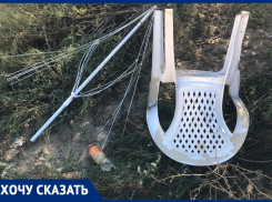 Арендаторы пляжа в Анапе оставили после сезона кучу мусора и нечистот