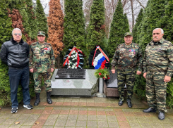 Героизм и доблесть: ветераны ОМВД почтили память майора милиции