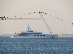 У берегов Анапы заметили суперъяхту стоимостью десятки миллионов долларов