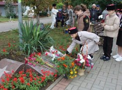 В Анапе почтили память партизанки Кати Соловьяновой
