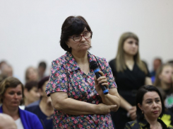 Мусор и переименование улиц: с какими вопросами жители Юровки обратились к мэру Анапы