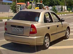Сразу несколько водителей в Анапе поехали по «островку безопасности» в нарушение ПДД