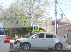 На перекрёстке в Анапе «Тойота» врезалась в маршрутку