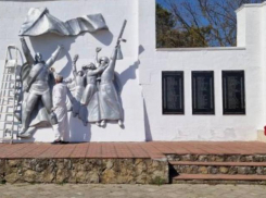 В Анапе ко Дню Победы началась подготовительная работа по техобслуживанию Вечных огней