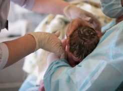 16-летняя студентка в Анапе родила от 14-летнего восьмиклассника