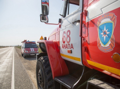 В Анапе после падения обломков беспилотника произошёл пожар на склоне горы