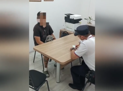 Фото с удавом или попугаем за деньги – это незаконно: в Анапе оштрафовали «предпринимателя» с экзотикой